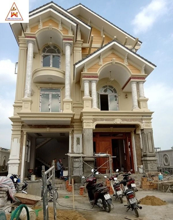 Đào móng và xây dựng móng