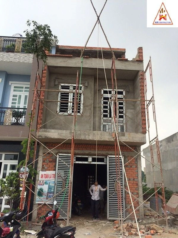 Tiến hành phá dỡ và xây dựng lại theo phác thảo đã chọn