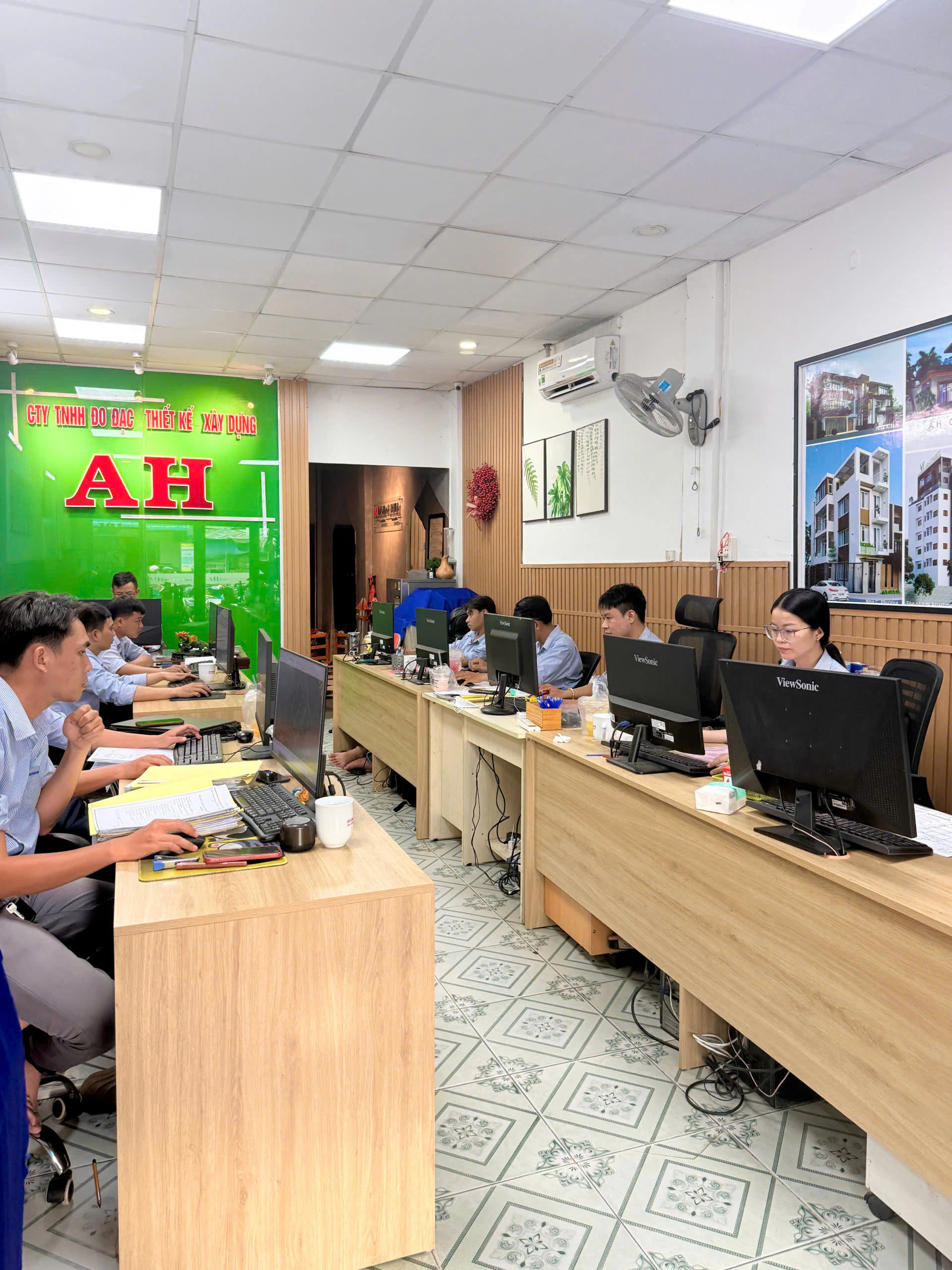 nhan-vien-van-phong-ah.png
