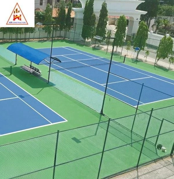 Lựa chọn các vật liệu chất lượng cao và phù hợp với môi trường sân tennis