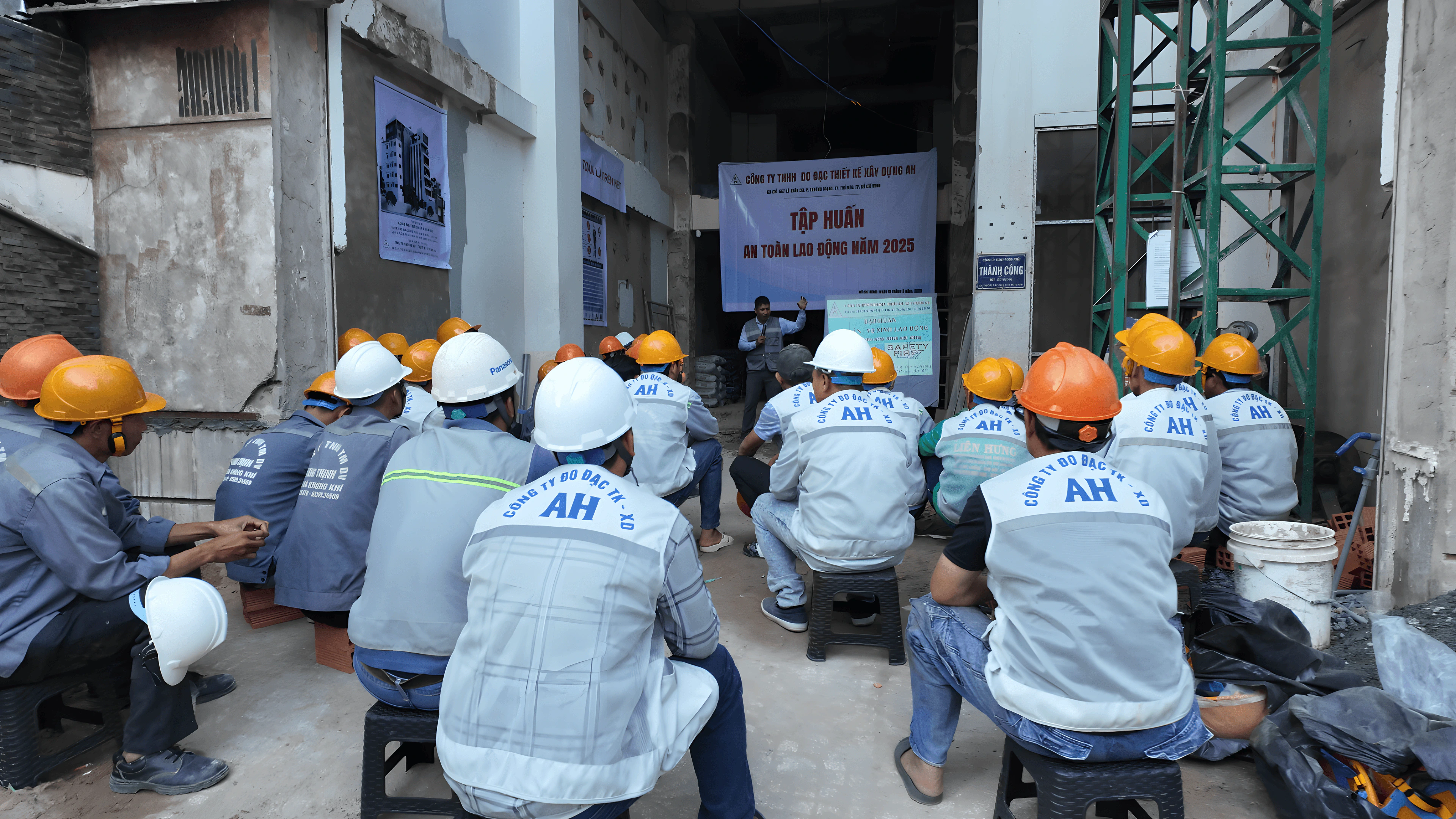 VĂN PHÒNG LÀM VIỆC (4)_upscayl_4x_realesrgan-x4plus