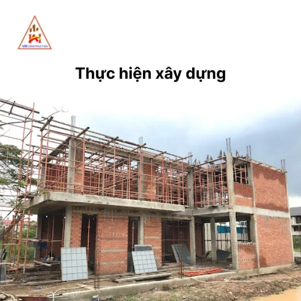Thực hiện xây dựng sau khi được cấp phép từ các cơ quan có thẩm quyền