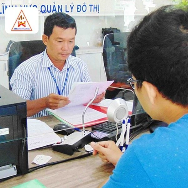 Nộp hồ sơ theo quy định và đóng phí liên quan