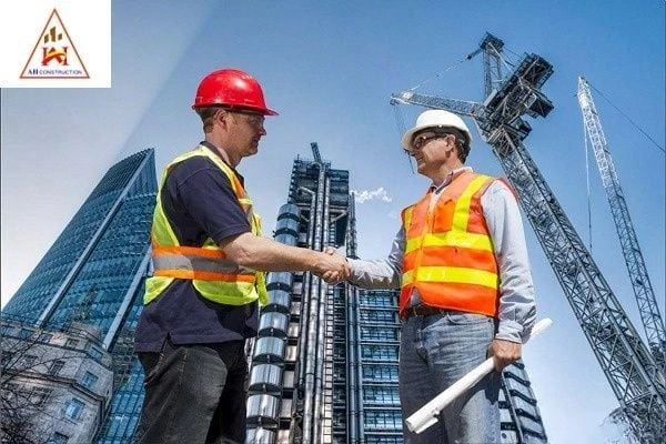 Khi tìm nhà thầu phụ xây dựng và xem xét các chứng chỉ