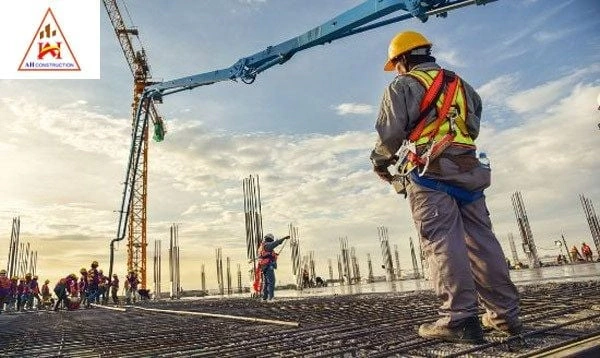 Hỏi về đội ngũ lao động của nhà thầu phụ, bao gồm kinh nghiệm, trình độ kỹ thuật, và các chứng chỉ liên quan.