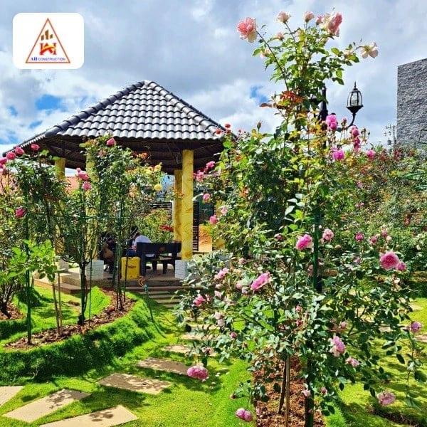 Bồn hoa đậm chất thiên nhiên